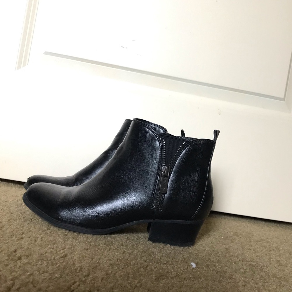 Black low heeled boots